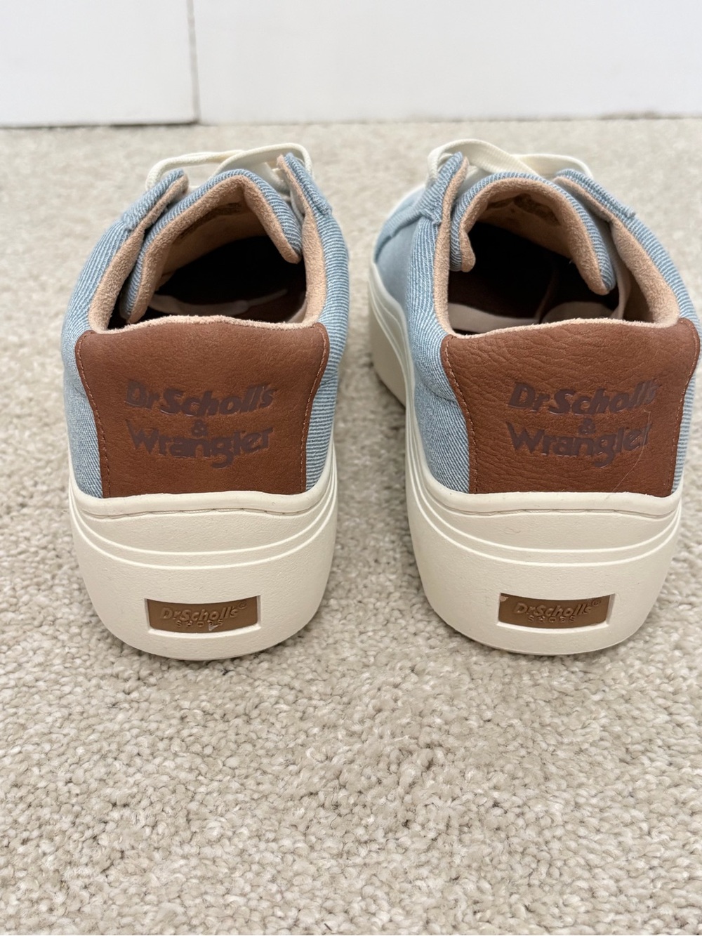 BRAND NEW Wrangler Light Blue Canvas Low-Top Sneakers with Cream Laces - Picture 6 of 10